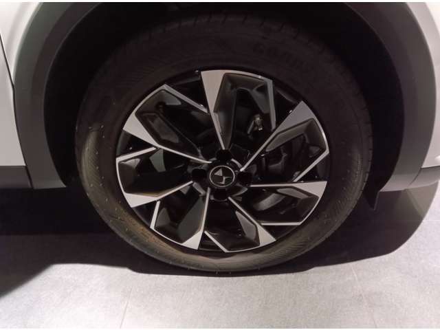 DS Automobiles DS3 9