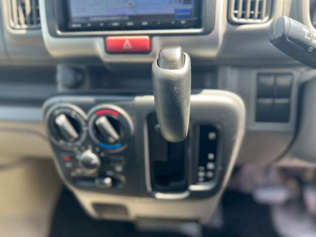 Nissan NV100 Clipper 8