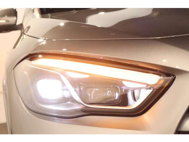 Mercedes-Benz GLA-Class 12