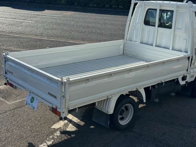 Mazda Bongo Truck 11