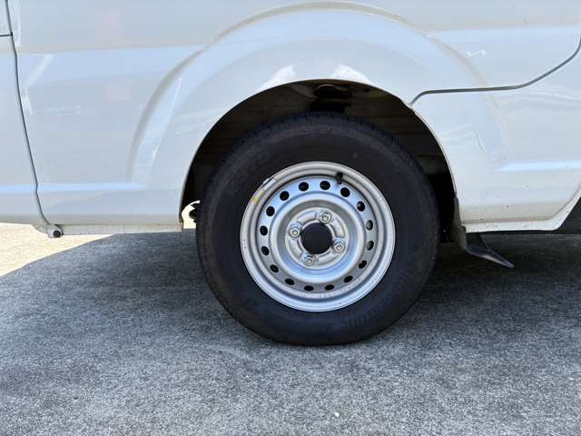 Nissan NT100 Clipper 8