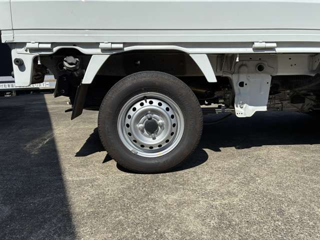 Nissan NT100 Clipper 10