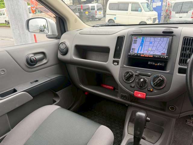 Nissan AD 10