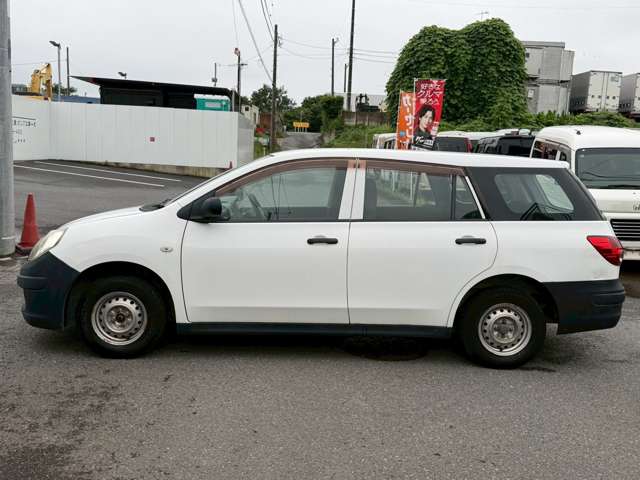Nissan AD 5