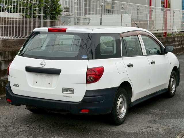 Nissan AD 8
