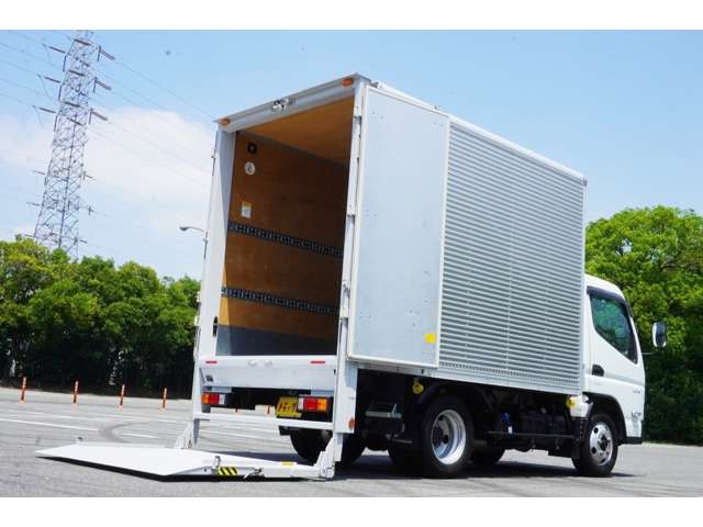 Mitsubishi Fuso Canter 2