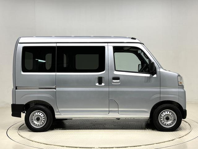 Daihatsu Hijet Cargo 7