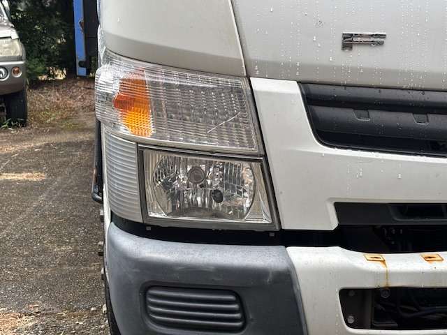 Mitsubishi Fuso Canter 4