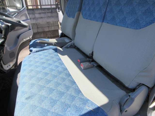 Mitsubishi Fuso Canter Guts 9