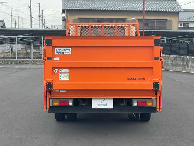 Mitsubishi Fuso Canter 9