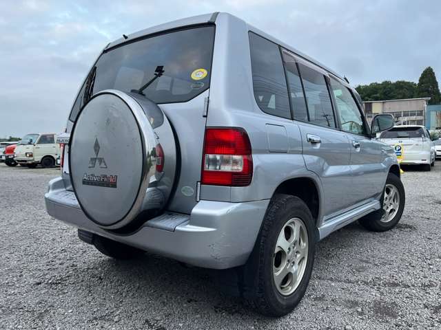 Mitsubishi Pajero iO 2