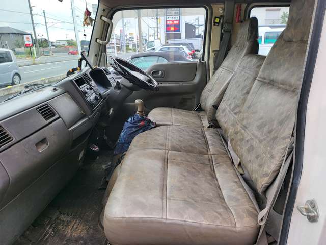 Mazda Titan Dash 12