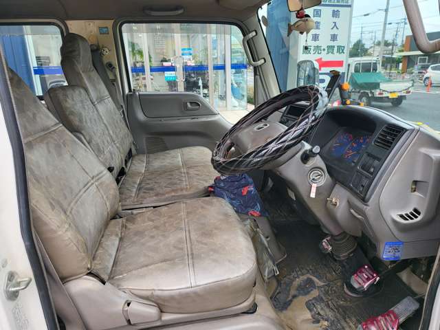 Mazda Titan Dash 9