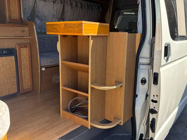 Toyota Hiace Van 7