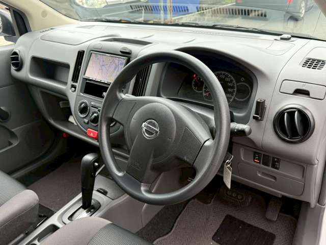 Nissan AD 12