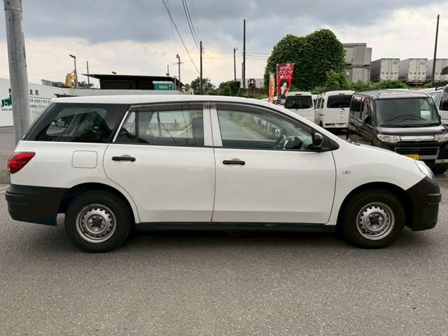 Nissan AD 4