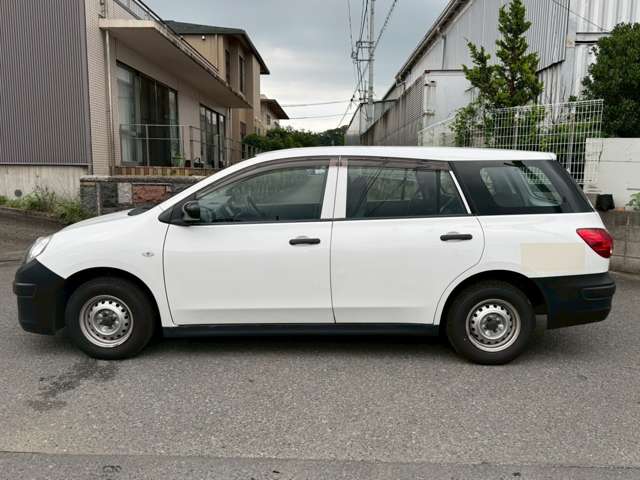 Nissan AD 5