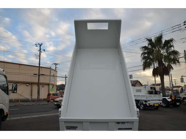 Mitsubishi Fuso Canter 7