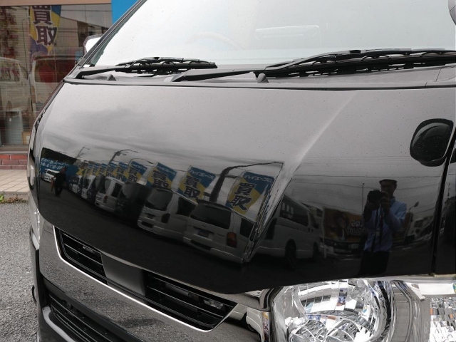 Toyota Hiace Van 11