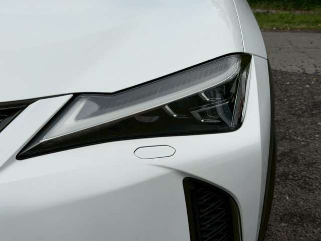 Lexus UX 7