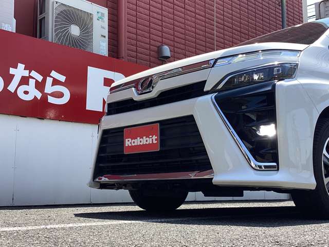 Toyota Voxy 8