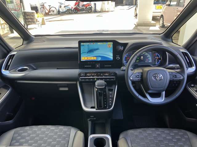 Toyota Voxy 3