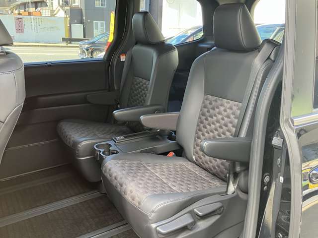 Toyota Voxy 7
