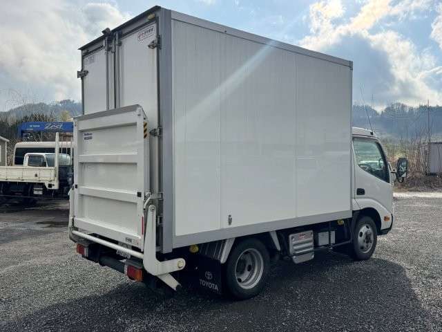 Toyota Dyna 4