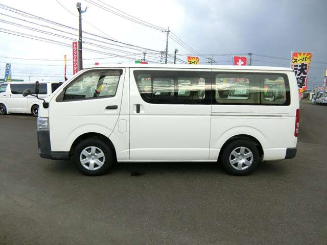 Toyota Hiace Van 3