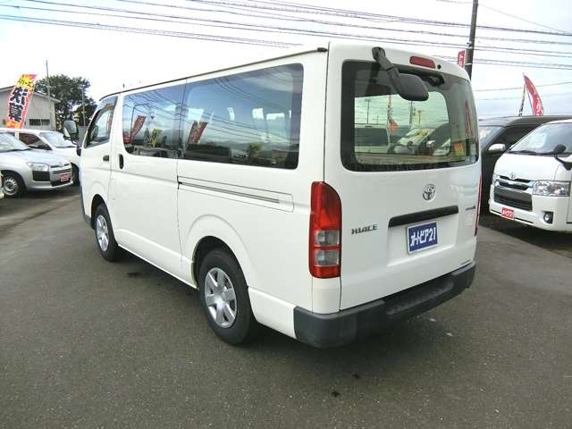 Toyota Hiace Van 4