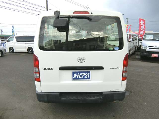 Toyota Hiace Van 5