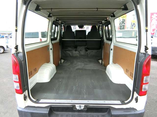 Toyota Hiace Van 7