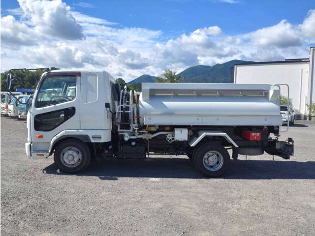 Mitsubishi Fuso Fighter 12