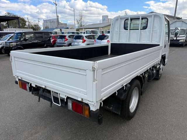Isuzu Elf 8