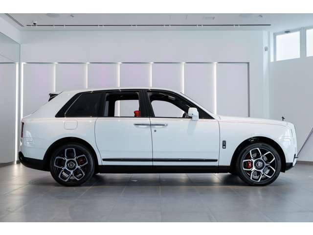 Rolls-Royce ブラックバッジカリナン 3