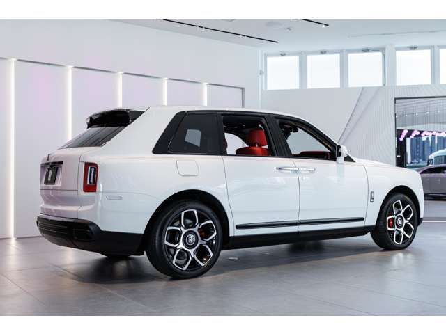 Rolls-Royce ブラックバッジカリナン 7