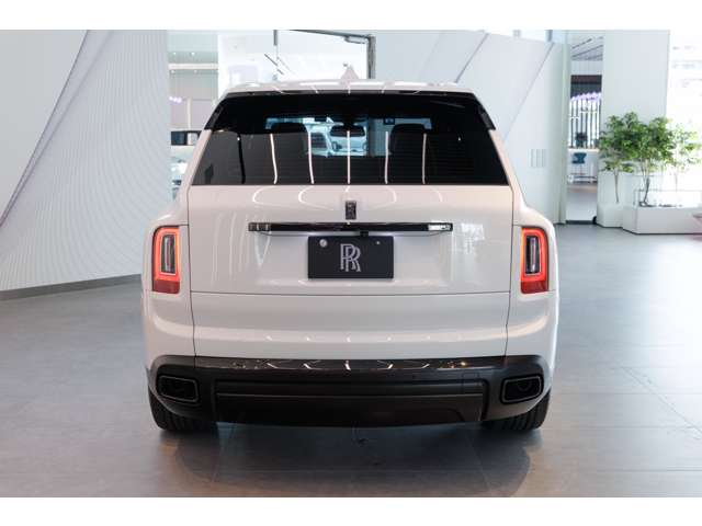 Rolls-Royce ブラックバッジカリナン 8