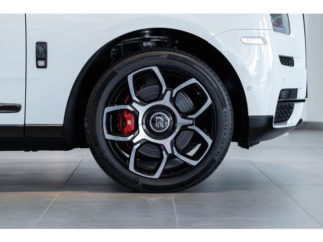 Rolls-Royce ブラックバッジカリナン 9