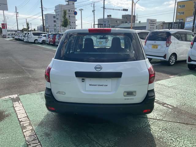 Nissan AD 4