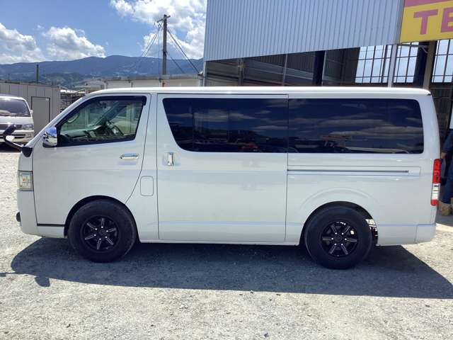 Toyota Regius Ace 2