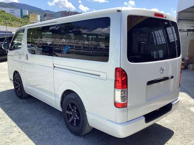Toyota Regius Ace 3