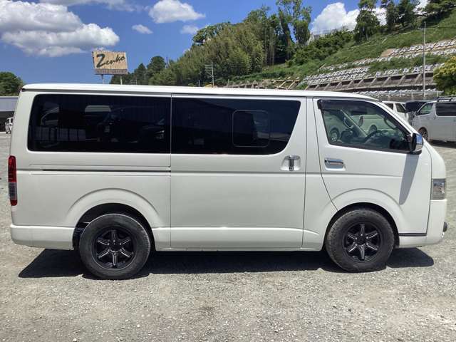 Toyota Regius Ace 6