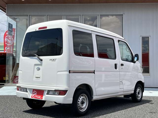 Daihatsu Hijet Cargo 9