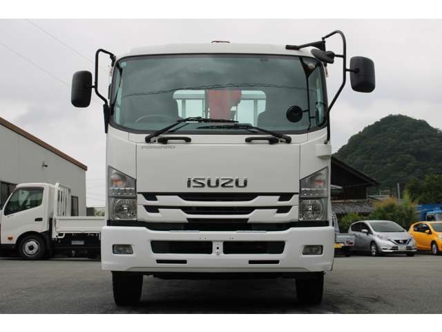 Isuzu Forward 2