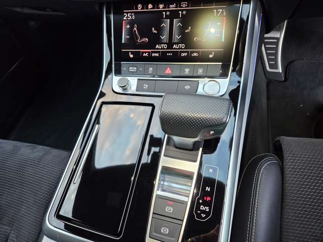Audi Q8 10