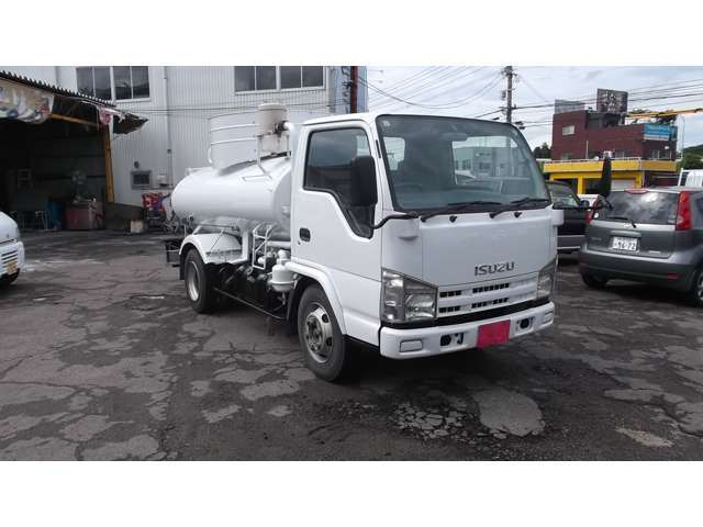 Isuzu Elf 2