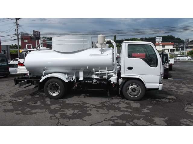 Isuzu Elf 3