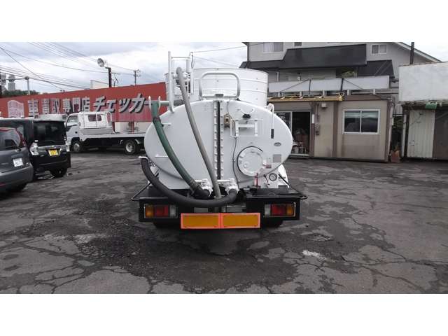 Isuzu Elf 6