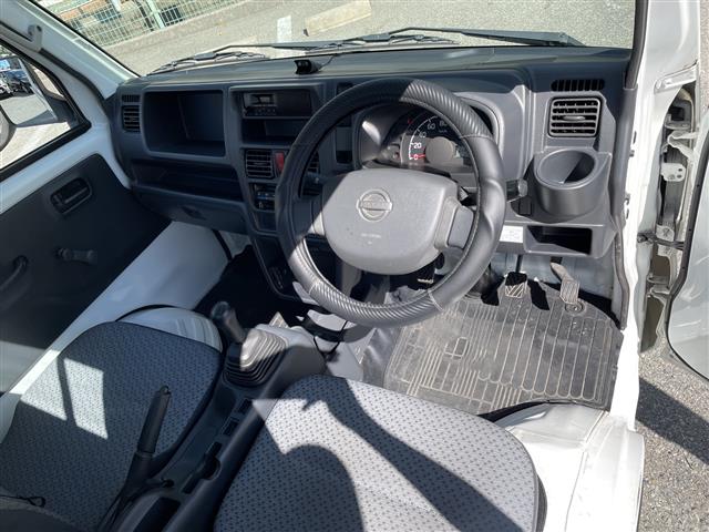 Nissan NT100 Clipper 5