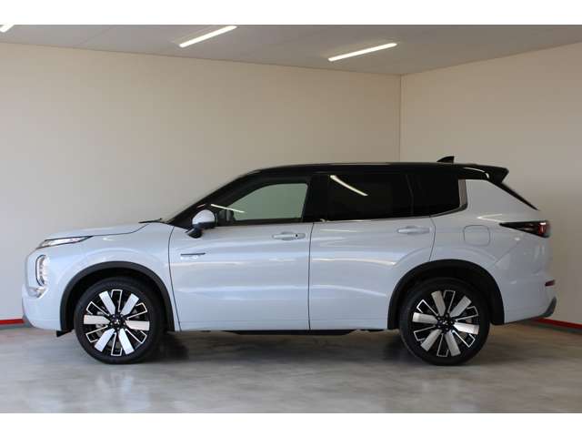 Mitsubishi Outlander 4